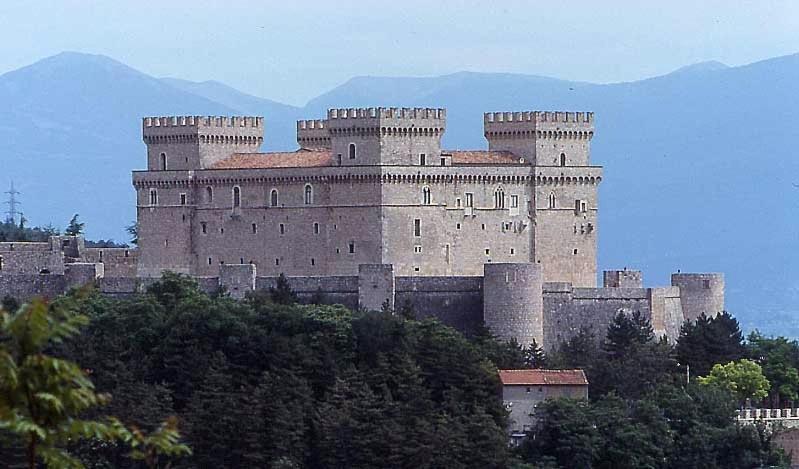 Hotel Lory & Ristorante Ferraro Celano Exterior photo